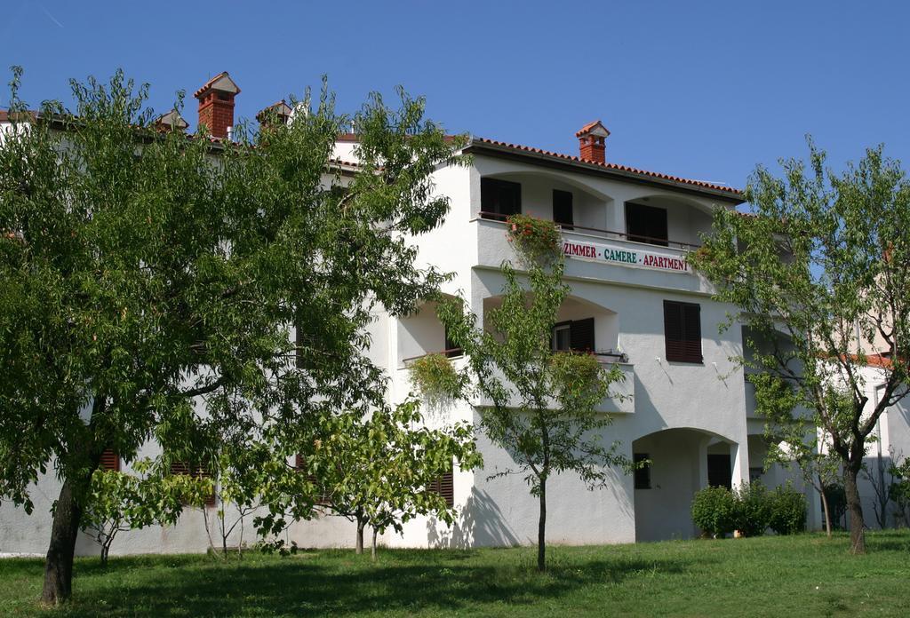 Bed And Breakfast Ritosa Пореч Екстериор снимка